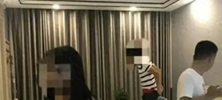 江苏一家按摩鸭店曝光！女富婆疯狂涌入男子最小仅25岁